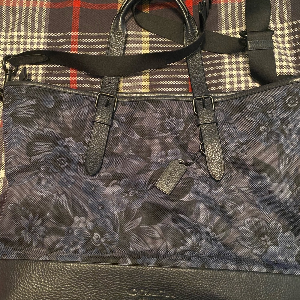 Large Navy Blue Coach Bag. 🦋